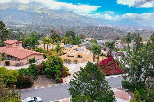 Building Photo - 10272 Overhill Dr