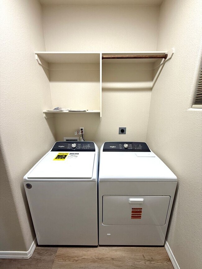 Building Photo - Come Check Out this Beautiful 2025 New Build!!!! *MOVE IN SPECIAL, $500 OFF OF THE FIRST MONTH RENT*