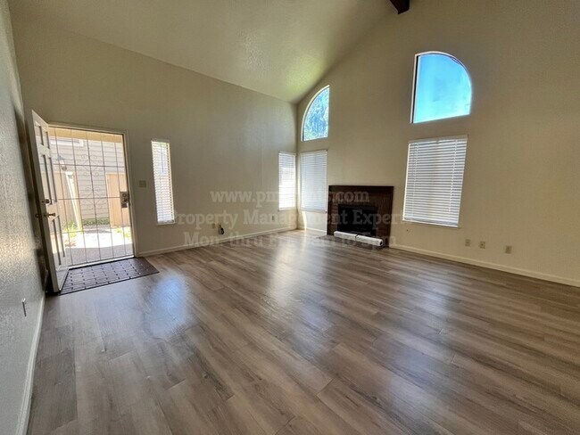 Building Photo - 5876 Alexandria Pl