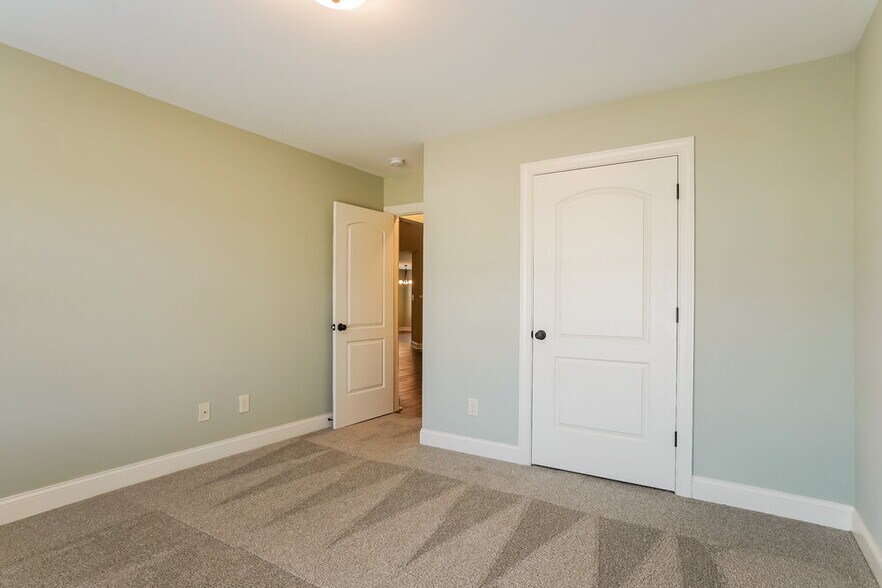 Building Photo - 954 Airedale Trail