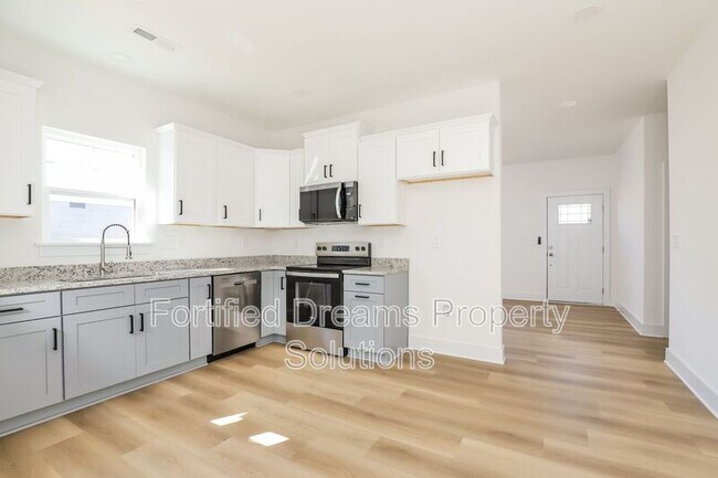 Building Photo - 107 Roanoke St