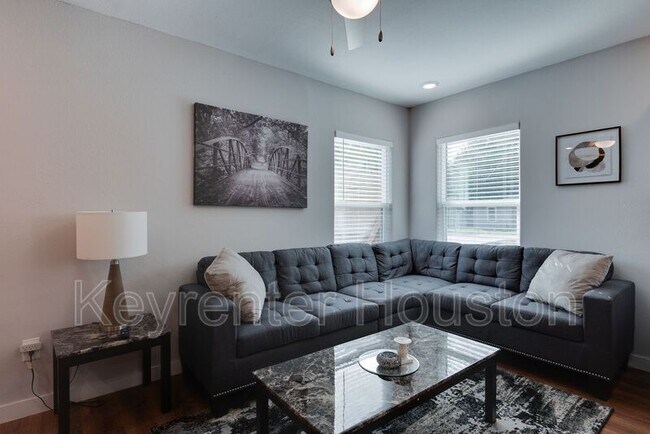 Building Photo - 7954 Sayers St