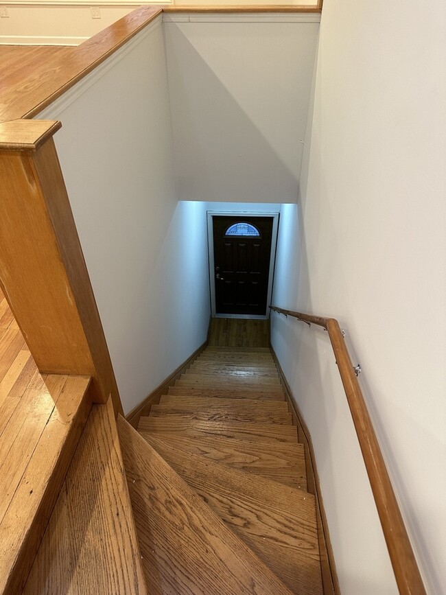 Building Photo - 6045 W Irving Park Rd