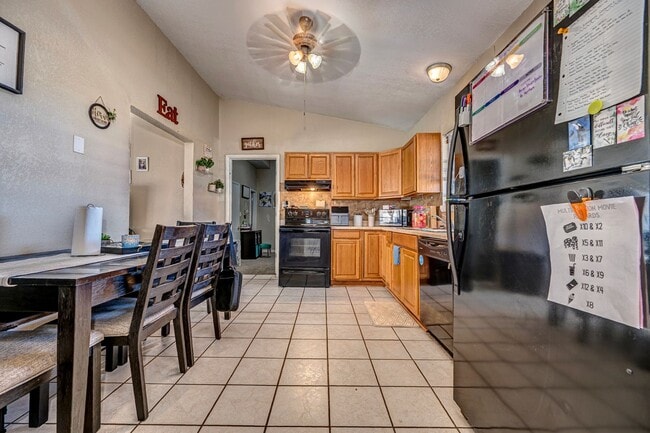 Building Photo - 4 Bedroom Rental Available February 15th!