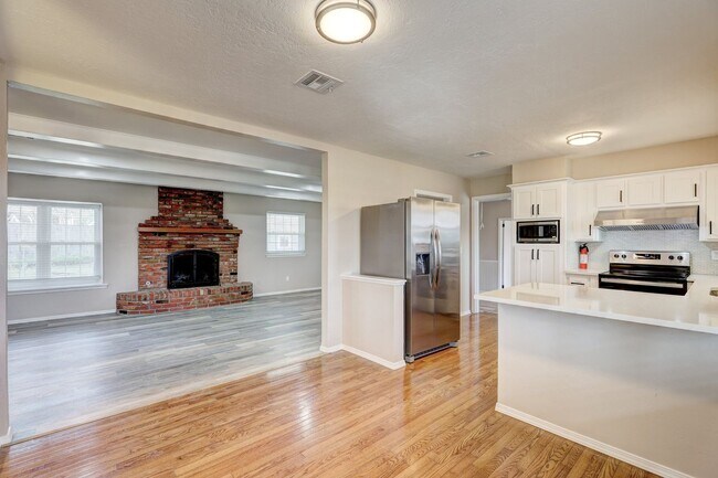 Building Photo - 206 Del Mar Dr