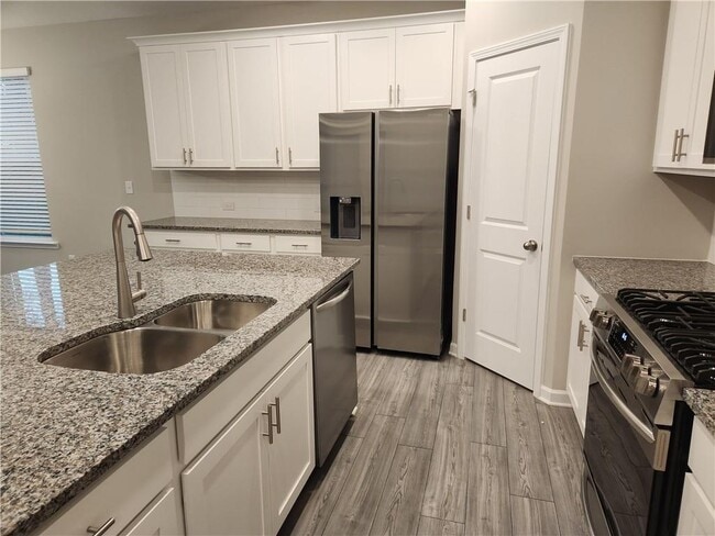 Building Photo - 3417 Park Pointe Cir