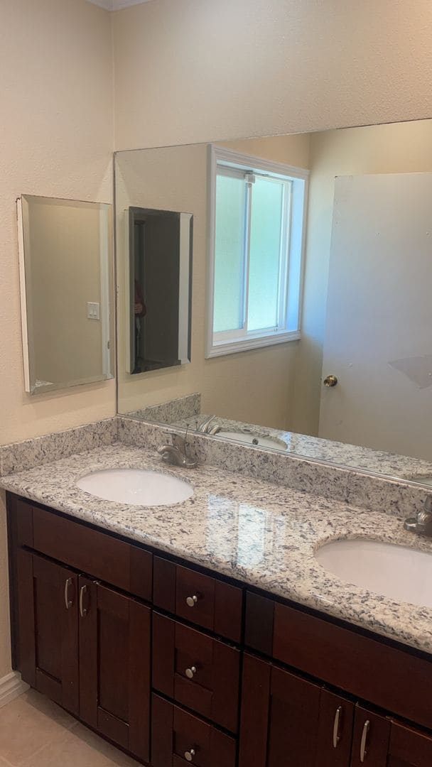 Building Photo - Beautiful 3 Bedroom, 2 Bathroom Home in Rancho Palos Verdes – Available in April!