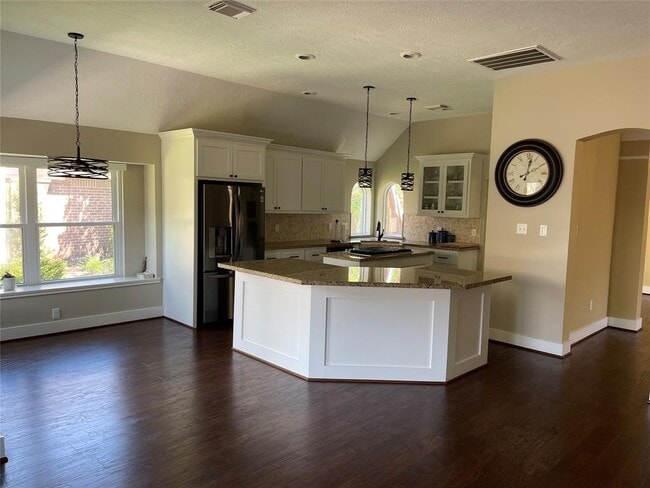 Building Photo - 2506 S Strathford Ln