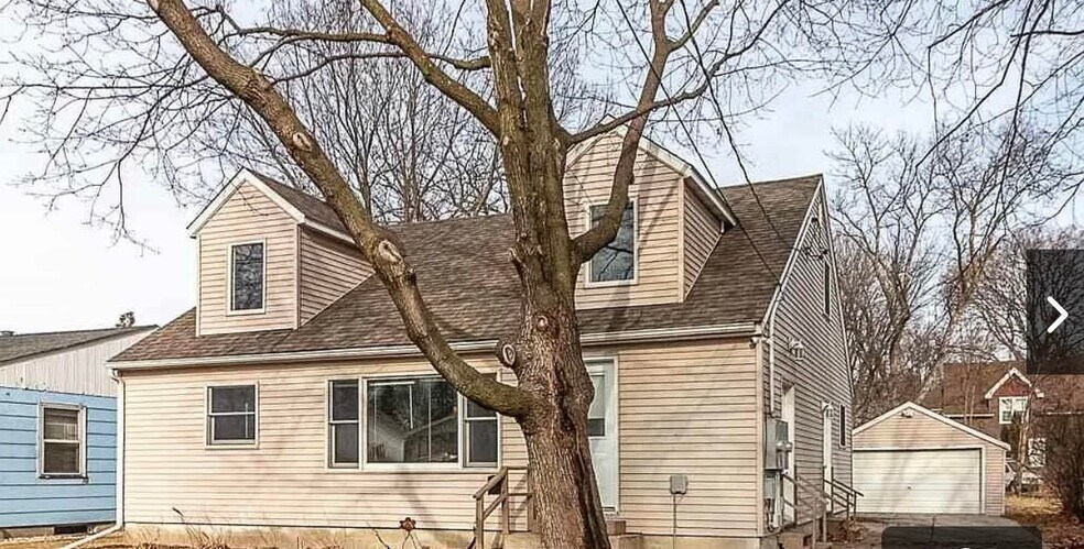 House - 1032 Adams St