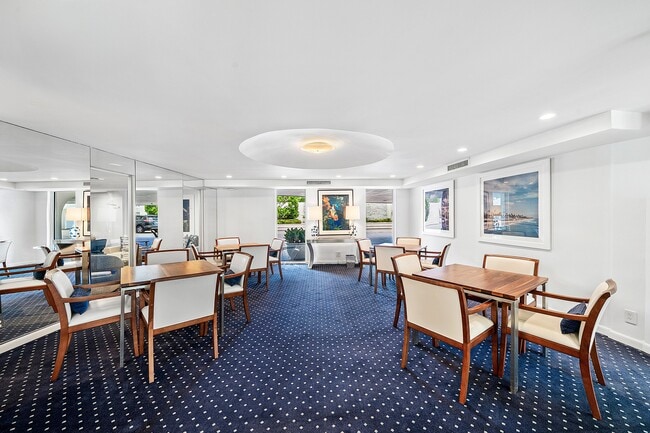 Building Photo - 100 Sunrise Ave