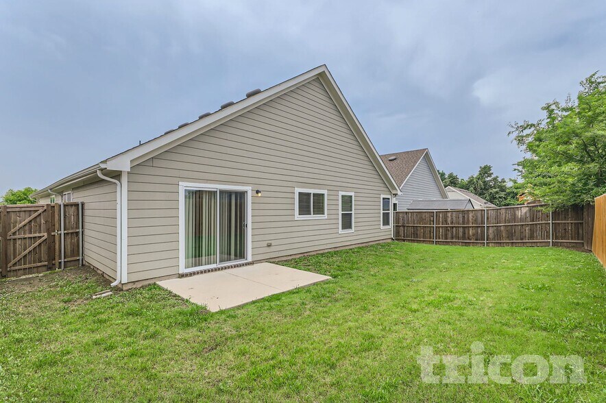 Building Photo - 126 Spring Creek Ln