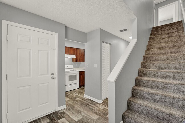 Building Photo - ****Spacious 2 Bedroom 1 Bath in Orange City