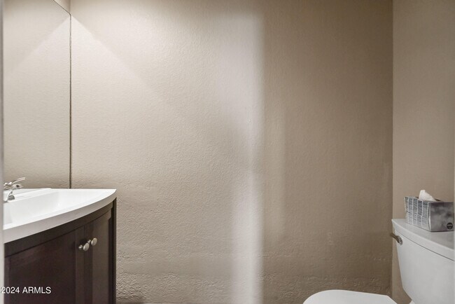 Building Photo - 9166 E Laurel Ln