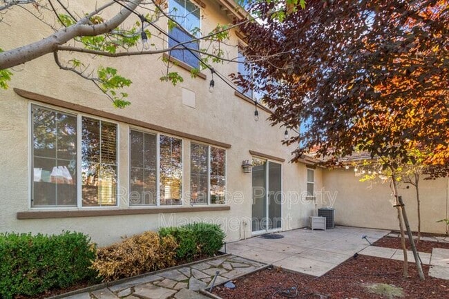 Building Photo - 1801 Riverview Ave