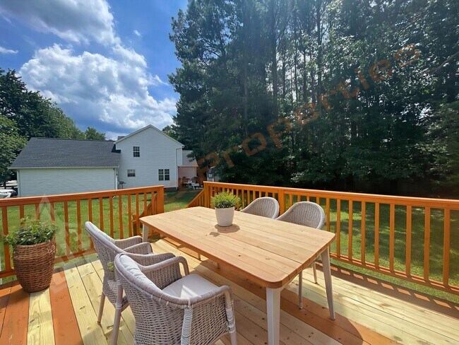 Building Photo - 1711 Mystic Dr