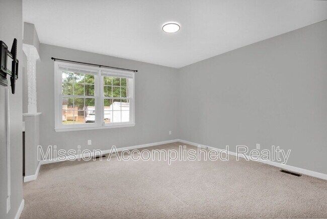 Building Photo - 3304 Redfox Rd