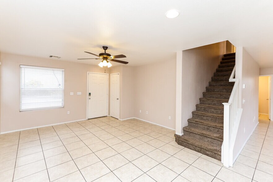 Building Photo - 10425 Concetta Ave