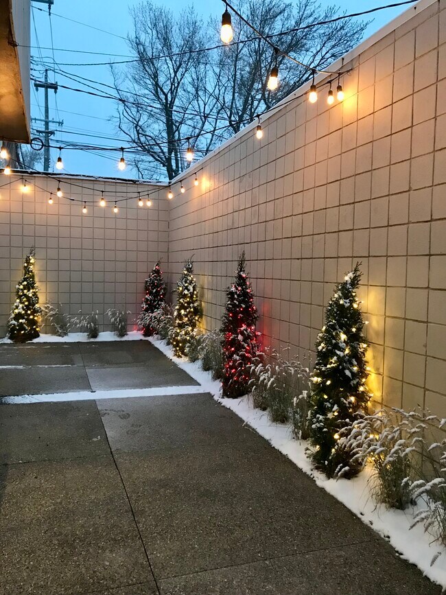 Building Photo - 3376 12 Mile Rd