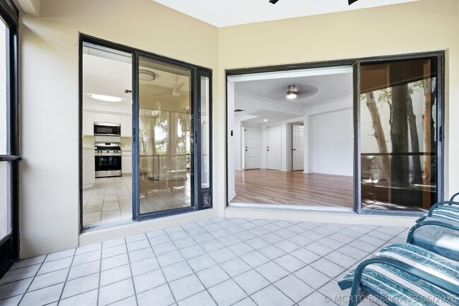 Building Photo - 101 Waterview Dr