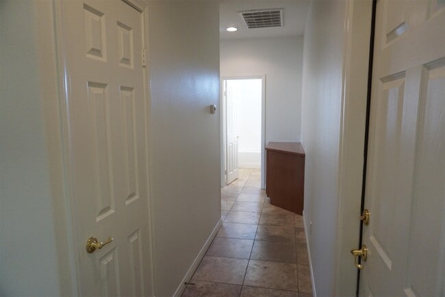 Building Photo - 84030 Colibri Ct