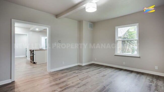 Building Photo - 1325 S Palisade St