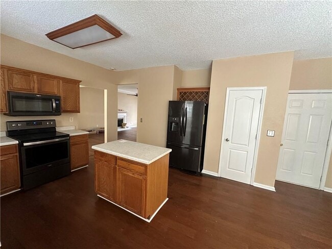 Building Photo - 3731 Walnut Creek Way