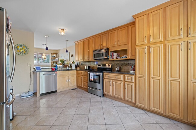 Building Photo - 2780 Perry St