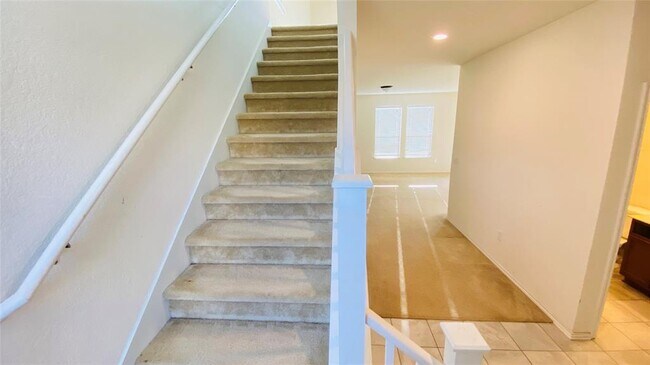 Building Photo - 607 Screech Owl Dr