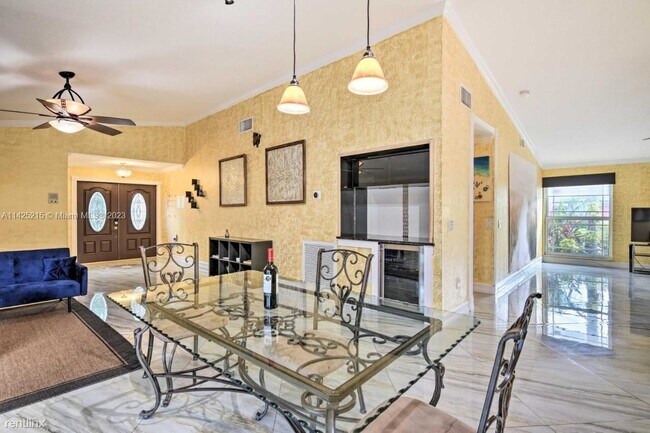 Building Photo - 4 br, 3.5 bath House - 531 SW 167th Ter