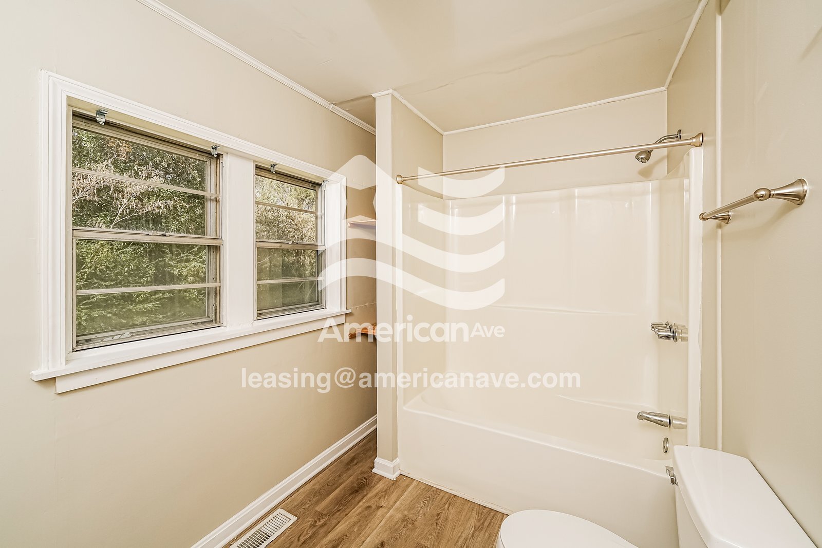 Building Photo - 506 7th Ave SW