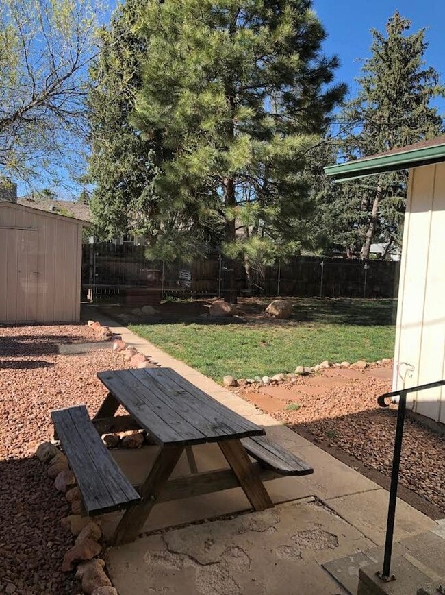 Building Photo - Charming 4 Bd, 2 Ba, Ranch Home in D-12 School District, close to Downtown, Trails and Ft. Carson