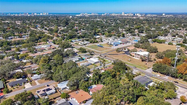 Building Photo - 1614 Braund Ave