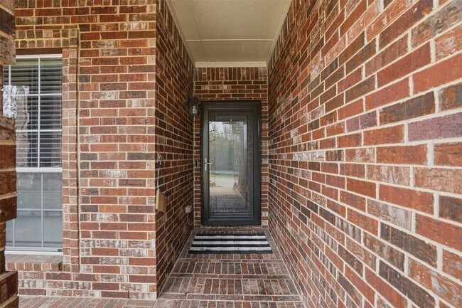 Building Photo - 7258 Summit Parc Dr