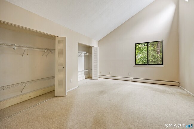 Building Photo - 5 Staunton Ct