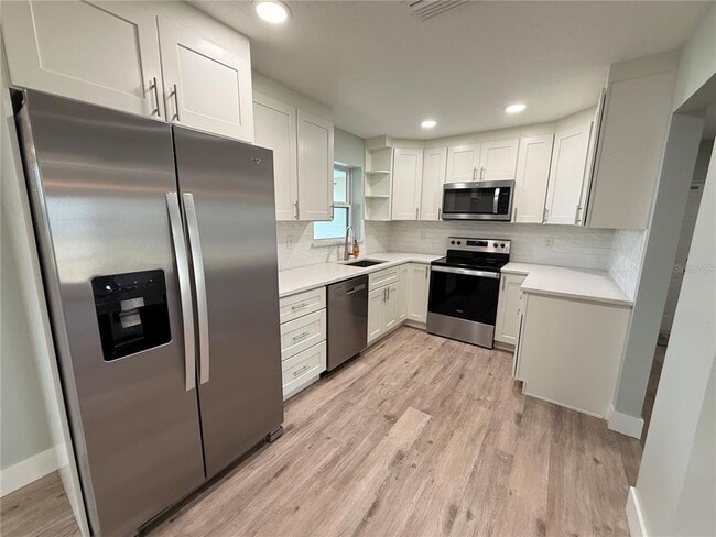 Building Photo - 360 Palm Cir
