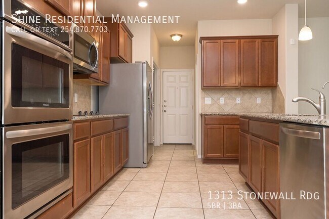 Building Photo - 1313 Stonewall Ridge