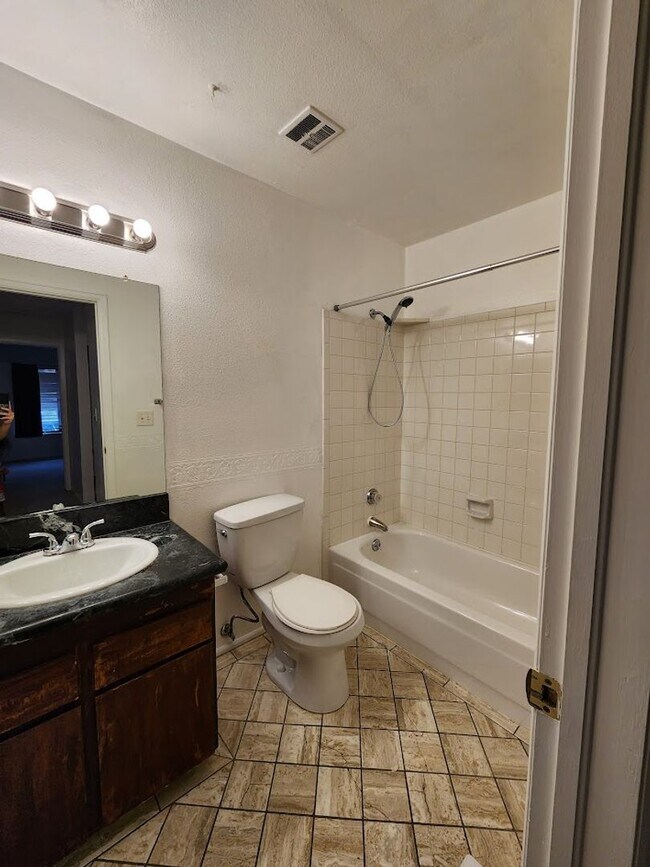 Building Photo - Long Realty & Property Management, LLC - 3...