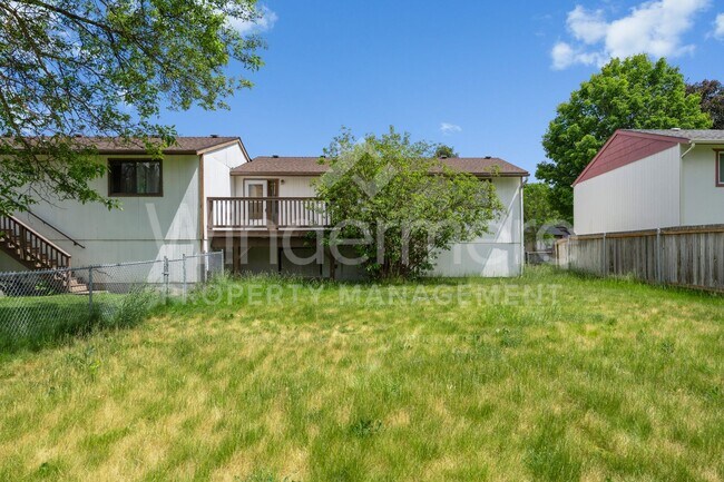 Building Photo - 802 S Calvin Rd