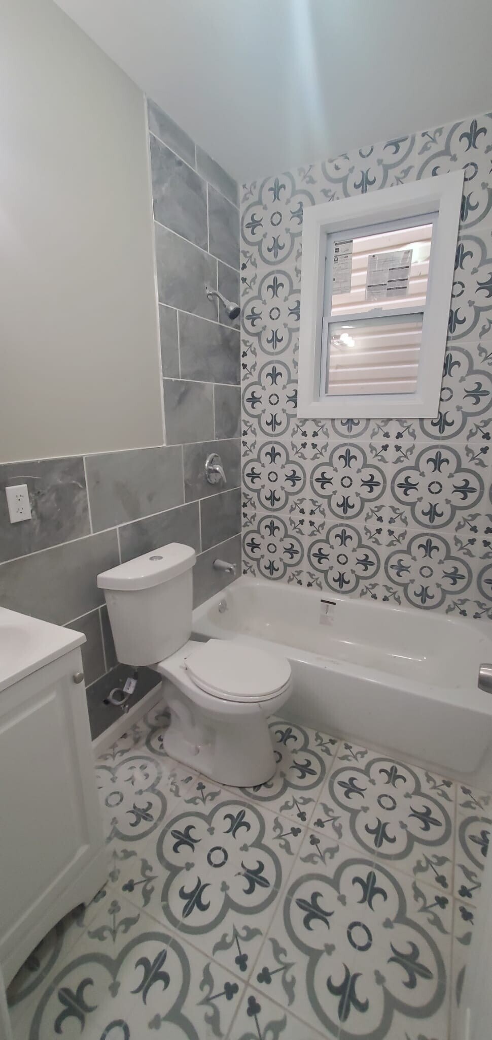 Building Photo - 379 Chadwick Ave