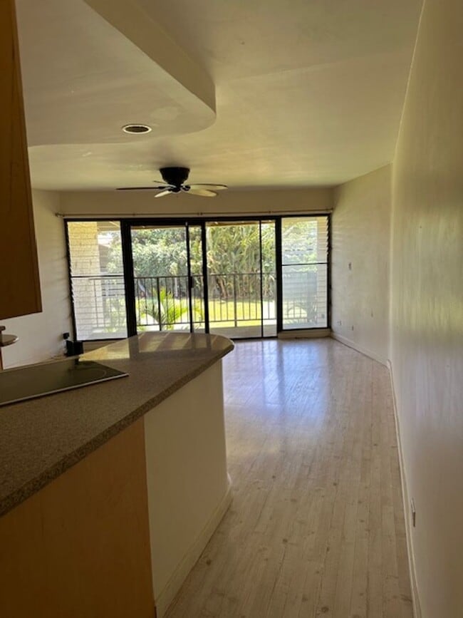 Building Photo - Beachfront Kihei Condo