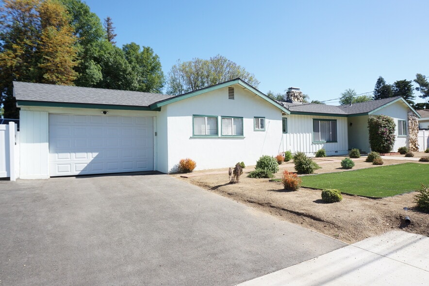 Building Photo - 18243 Superior St