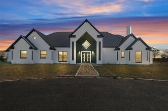 Building Photo - 5090 US-377