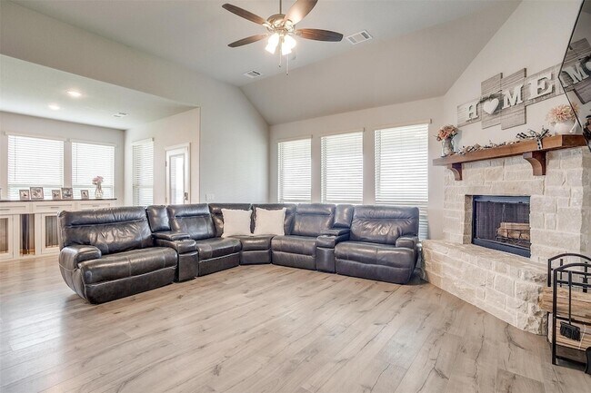 Building Photo - 458 Mesquite Grove Rd