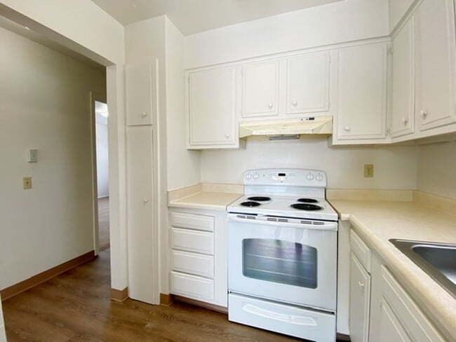 Building Photo - 3909 Malaspina Cir