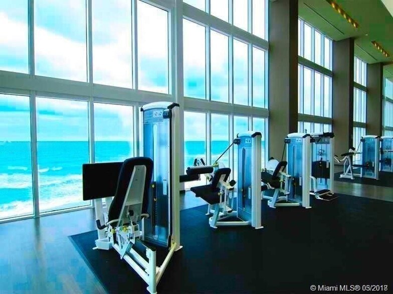 Building Photo - 1800 S Ocean Dr