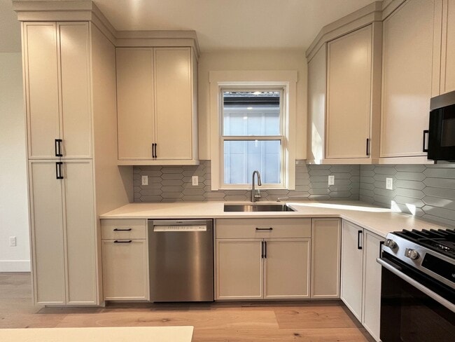 Building Photo - Gorgeous New Build in Boise’s East End – Easy Access to St. Lukes!!