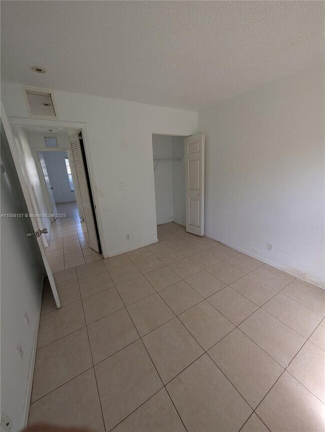 Building Photo - 720 NW 15th Terrace