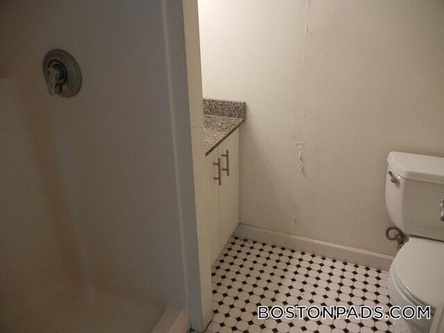 Building Photo - 461 Park Dr