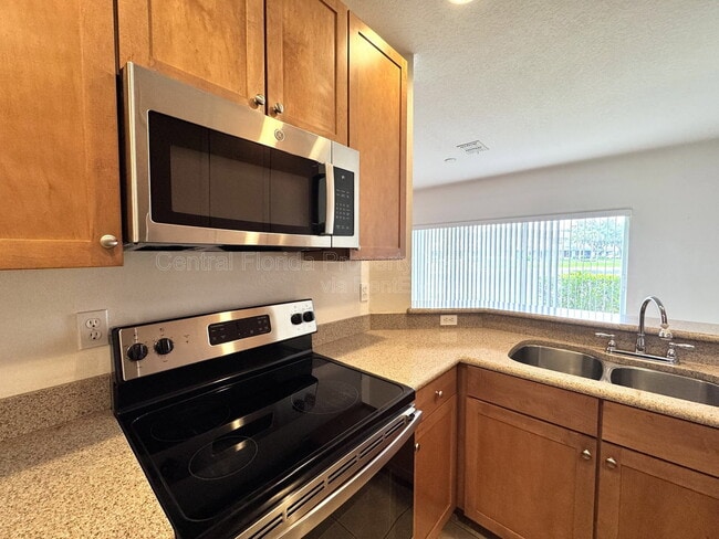 Building Photo - 10735 Savannah Wood Ct