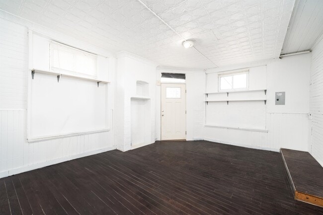 Building Photo - 74 Colgate St